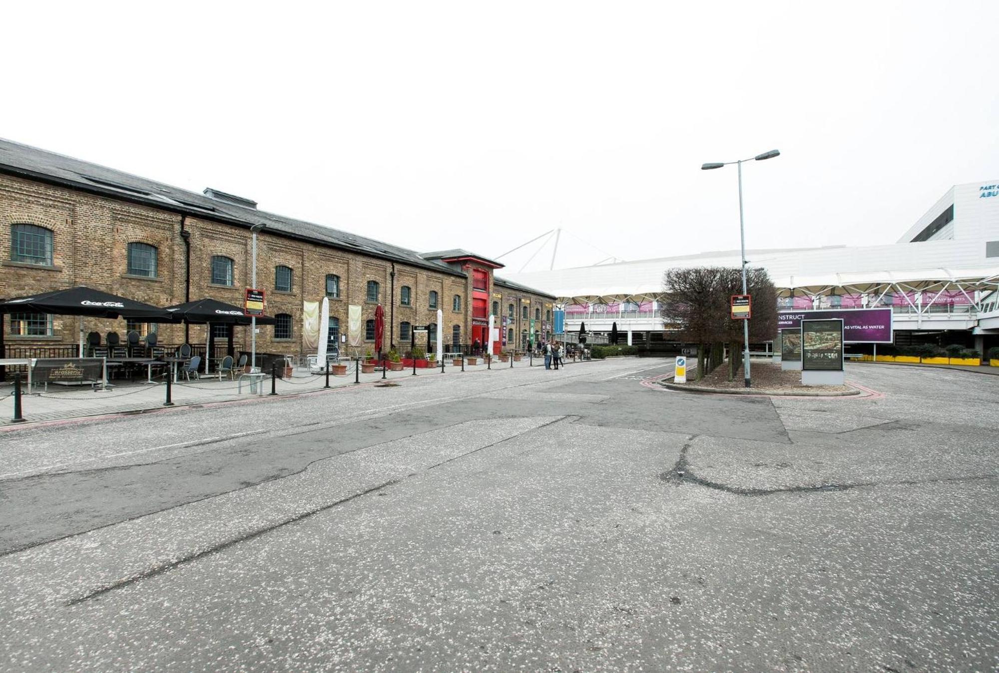 Wild Roses Serviced Apartments - Excel Warehouse 1 Londra Exterior foto