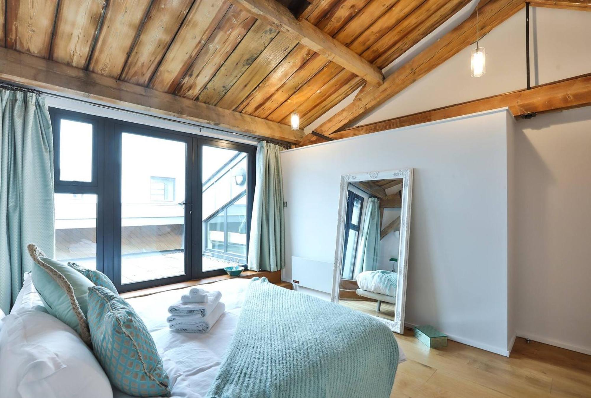 Wild Roses Serviced Apartments - Excel Warehouse 1 Londra Exterior foto